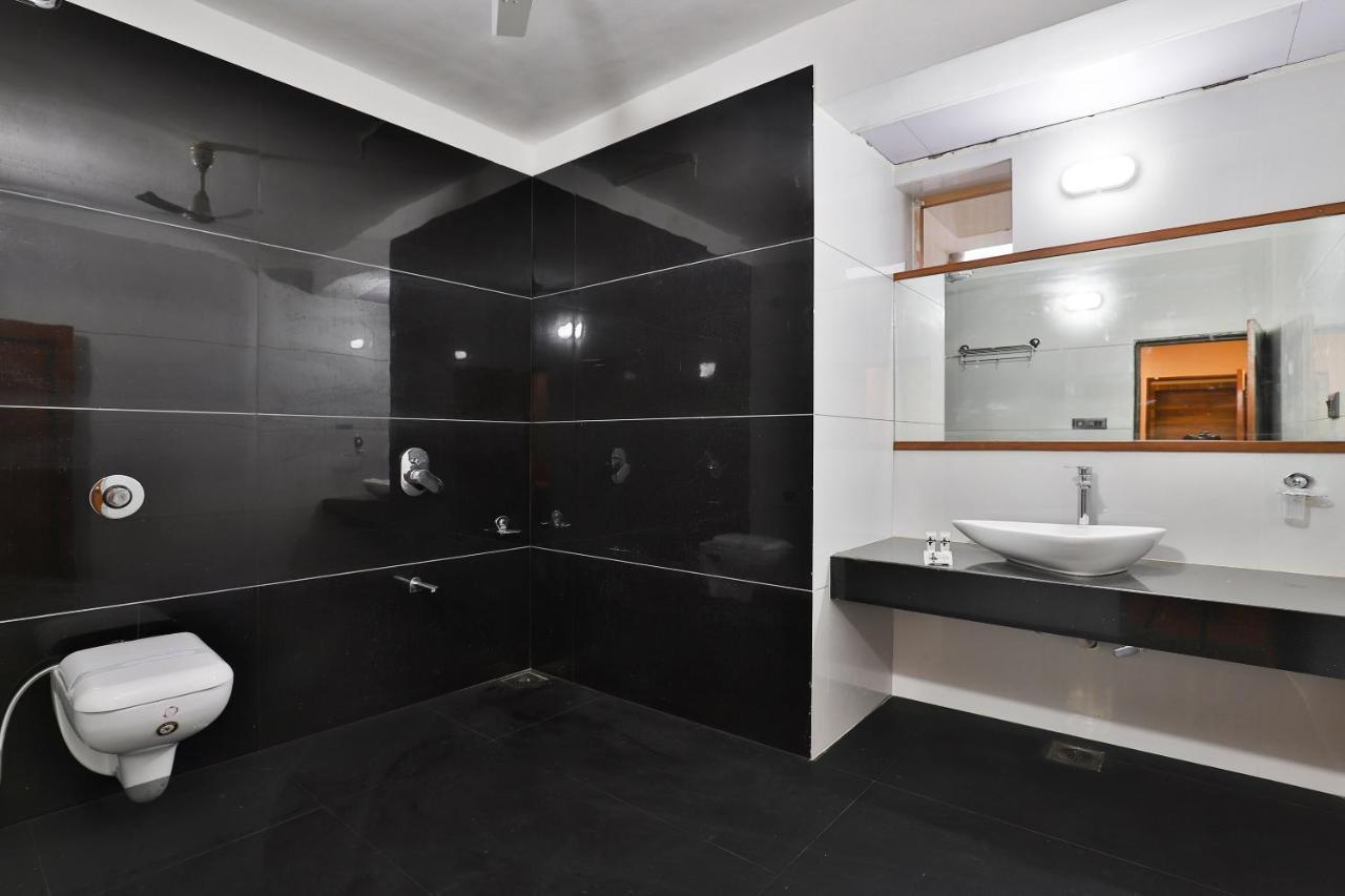 Oyo 23540 Hotel Suryakant Radźkot Zewnętrze zdjęcie