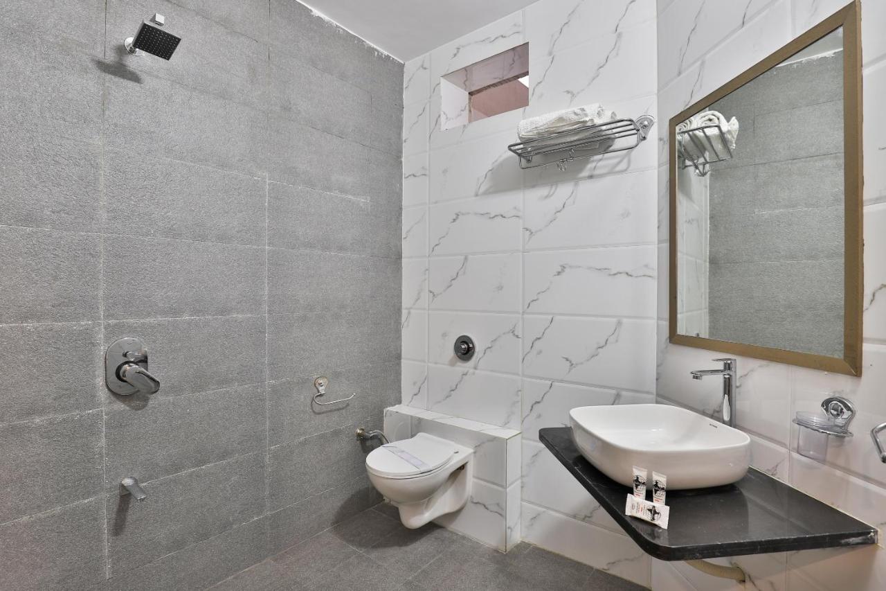 Oyo 23540 Hotel Suryakant Radźkot Zewnętrze zdjęcie