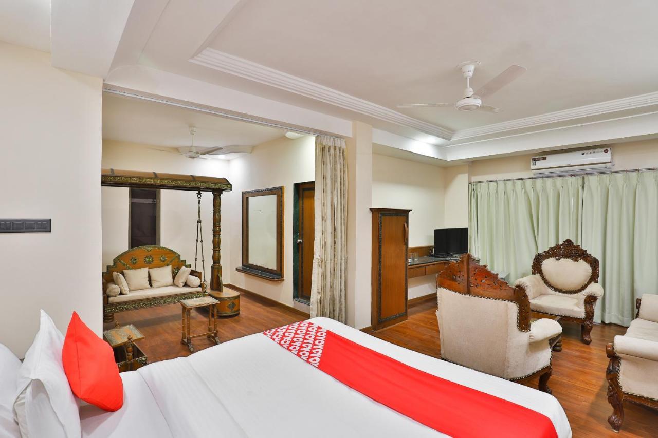 Oyo 23540 Hotel Suryakant Radźkot Zewnętrze zdjęcie