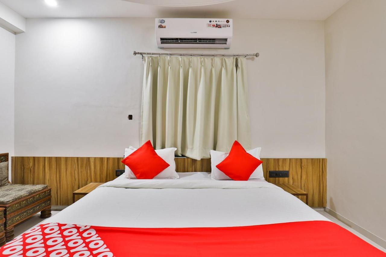 Oyo 23540 Hotel Suryakant Radźkot Zewnętrze zdjęcie