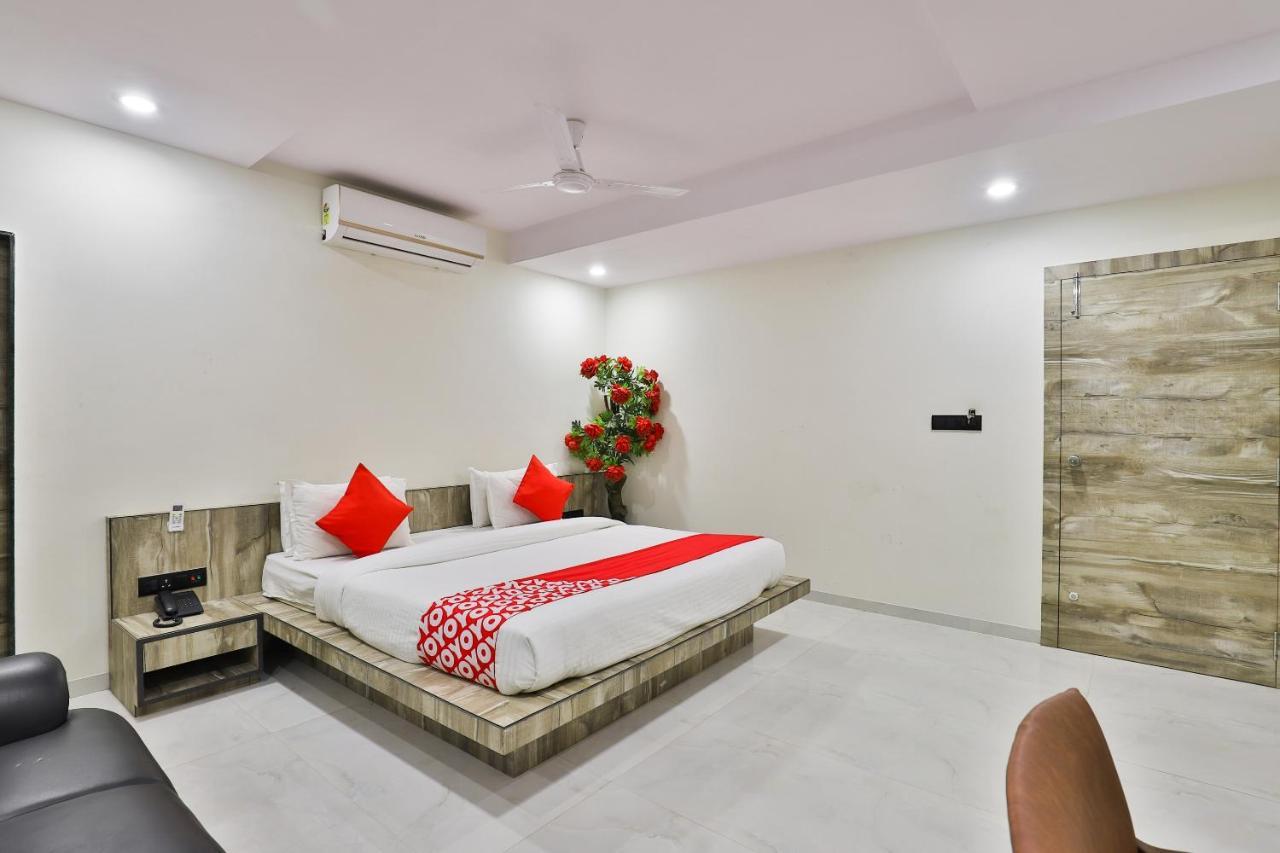 Oyo 23540 Hotel Suryakant Radźkot Zewnętrze zdjęcie