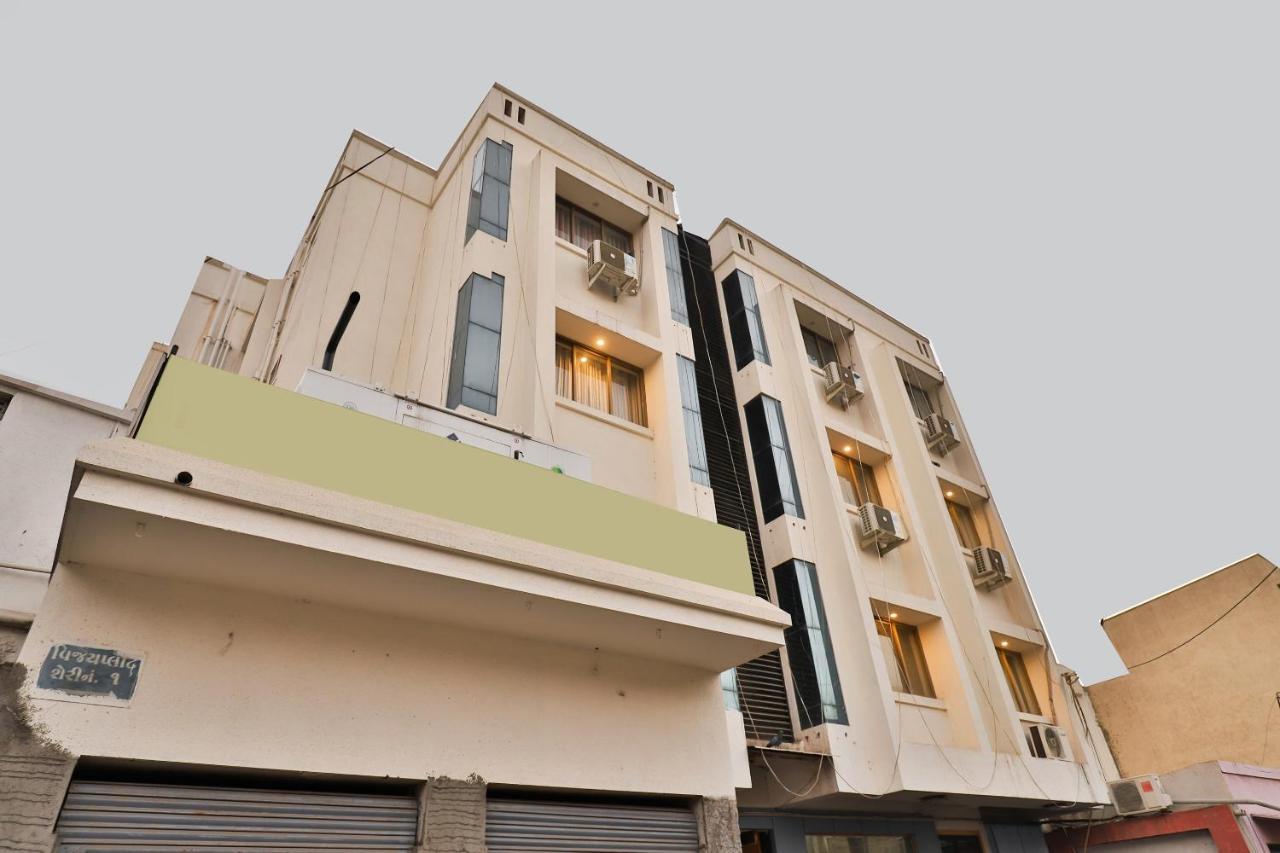 Oyo 23540 Hotel Suryakant Radźkot Zewnętrze zdjęcie