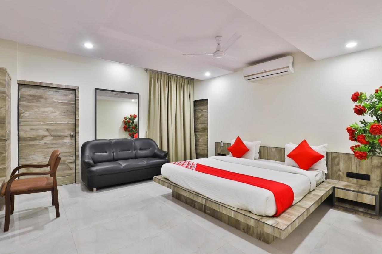 Oyo 23540 Hotel Suryakant Radźkot Zewnętrze zdjęcie