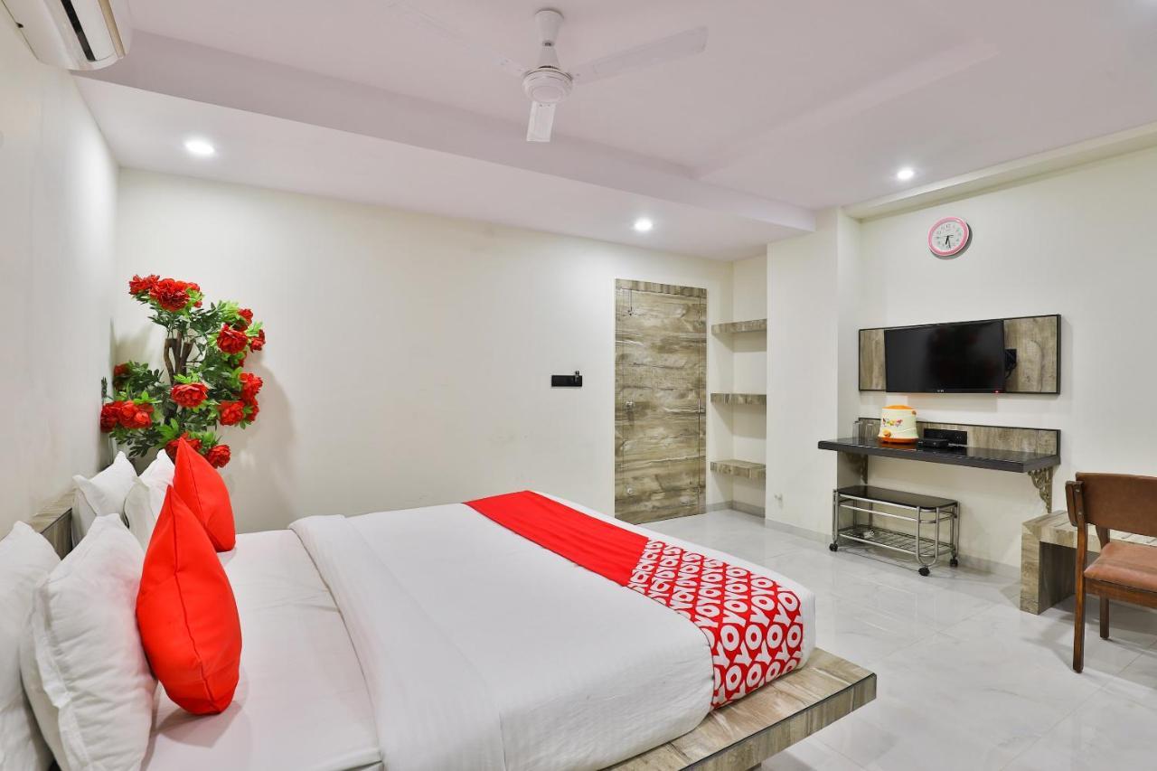 Oyo 23540 Hotel Suryakant Radźkot Zewnętrze zdjęcie