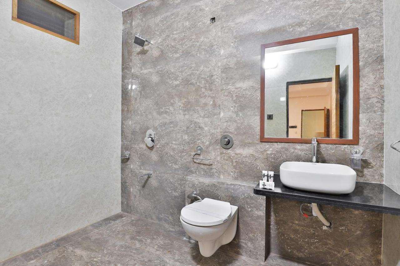 Oyo 23540 Hotel Suryakant Radźkot Zewnętrze zdjęcie