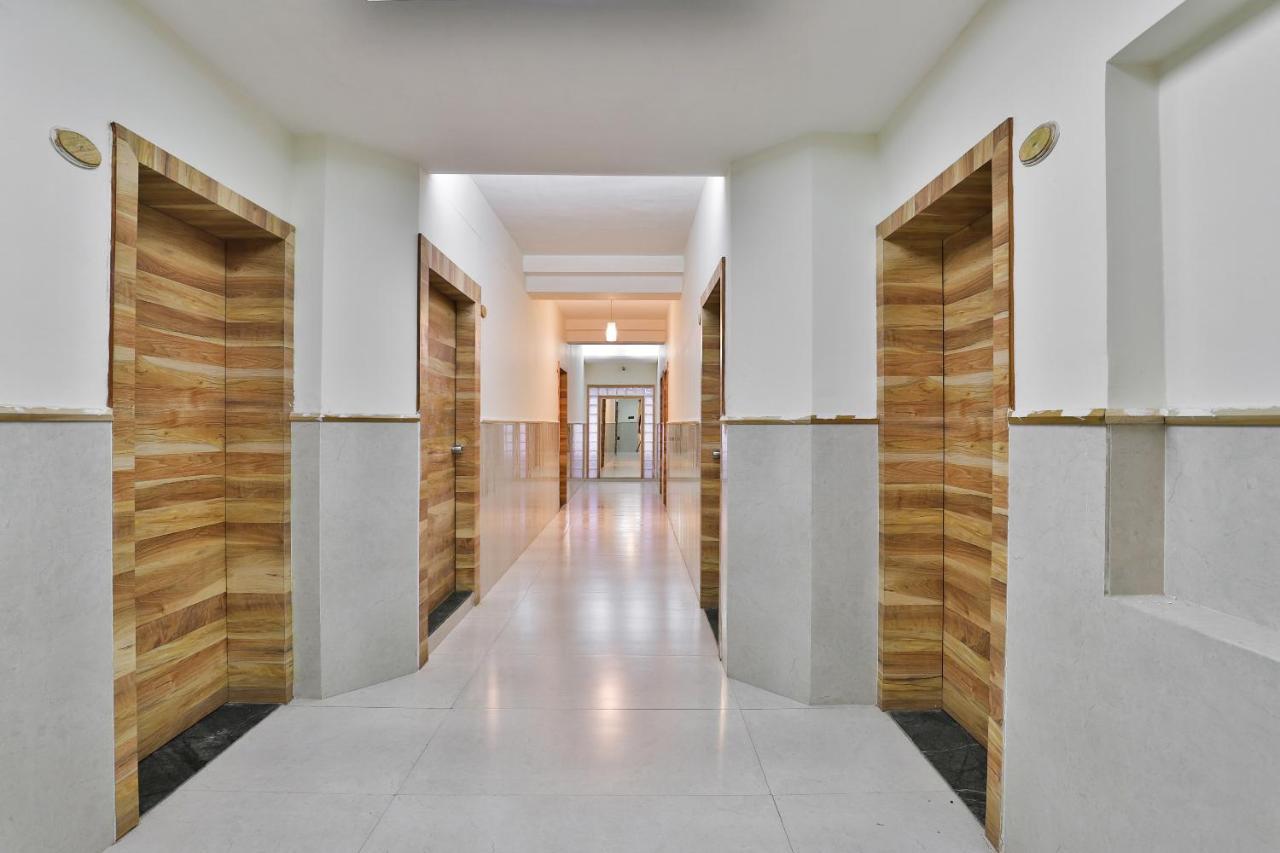 Oyo 23540 Hotel Suryakant Radźkot Zewnętrze zdjęcie