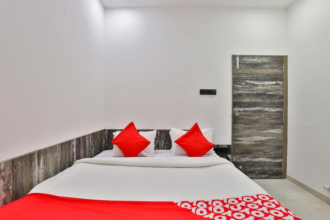 Oyo 23540 Hotel Suryakant Radźkot Zewnętrze zdjęcie