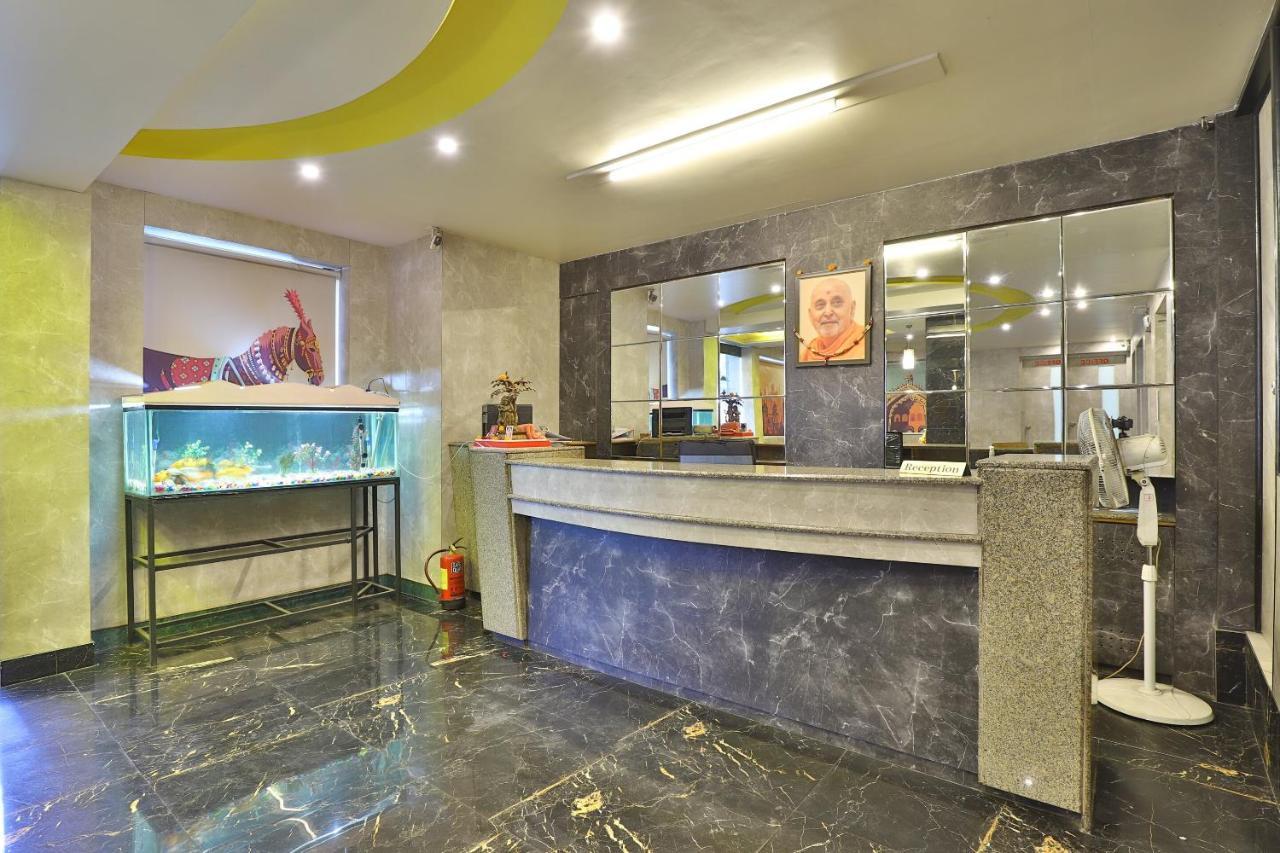 Oyo 23540 Hotel Suryakant Radźkot Zewnętrze zdjęcie
